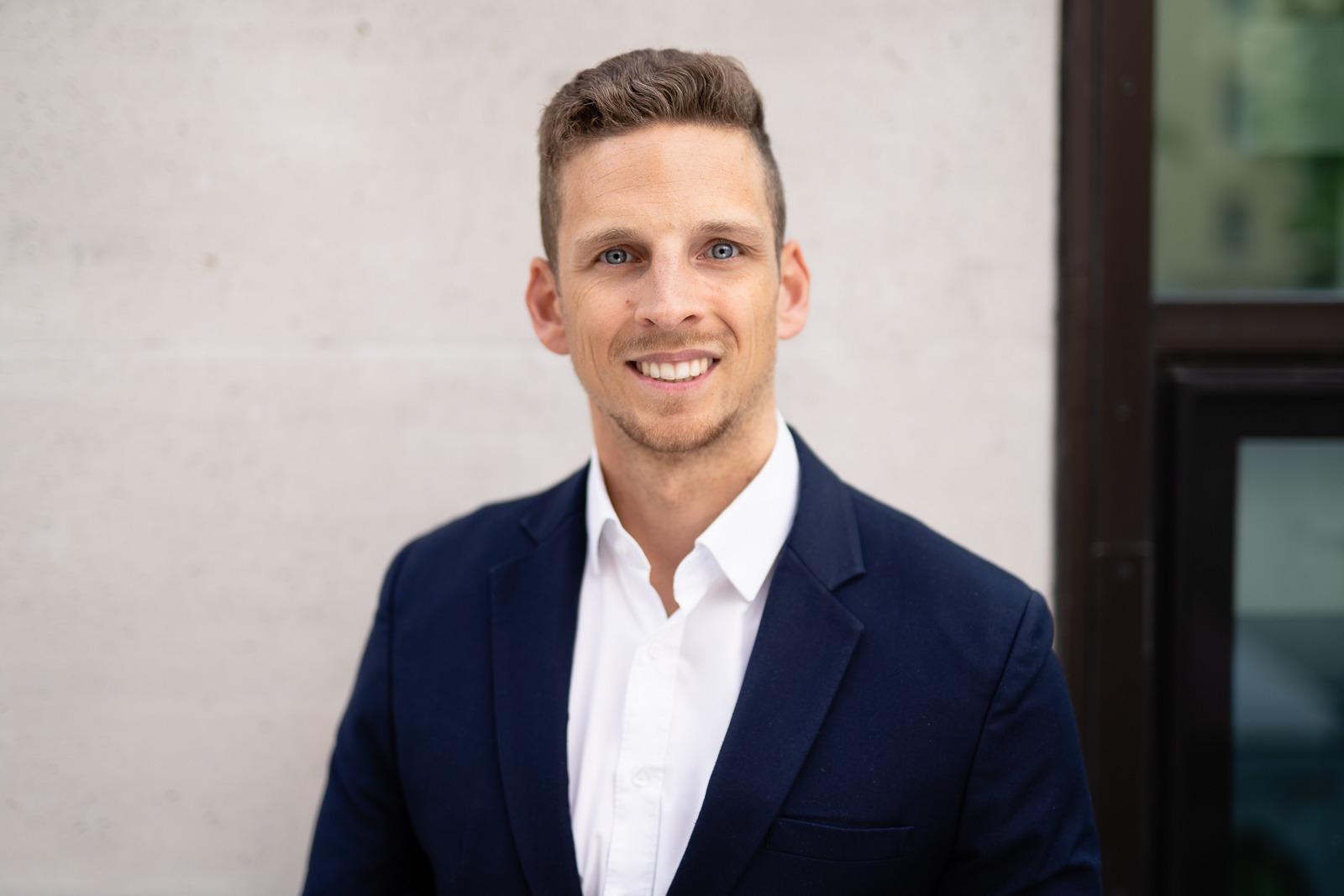 Businessfoto Mann Anzug Stuttgart Kristijan Matic